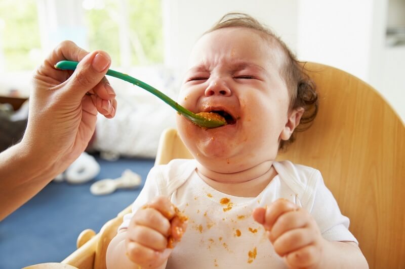 Trẻ mọc răng nên biếng ăn? Cách chăm sóc khi trẻ biếng ăn