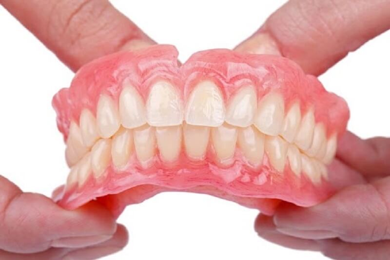 Trồng răng cho người lớn tuổi cách nào tốt nhất