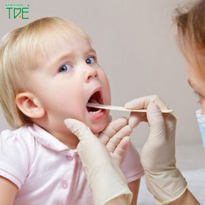 Những lưu ý khi nhổ răng sữa cho bé mà bố mẹ không thể bỏ qua