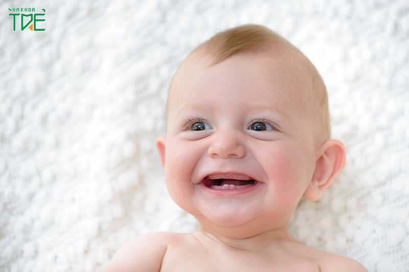 Mọc răng ở trẻ sơ sinh: Thời điểm mọc răng và dấu hiệu nhận biết
