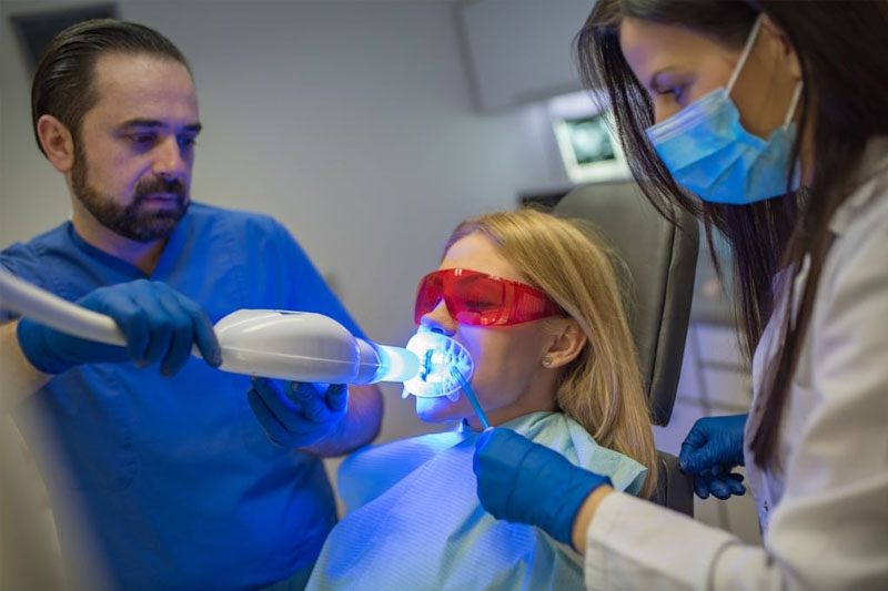 Tẩy trắng răng Laser an toàn, hiệu quả chỉ với 1 lần thực hiện