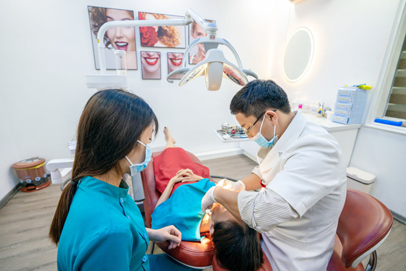 Khám răng định kỳ sau chỉnh nha để duy trì kết quả lâu dài