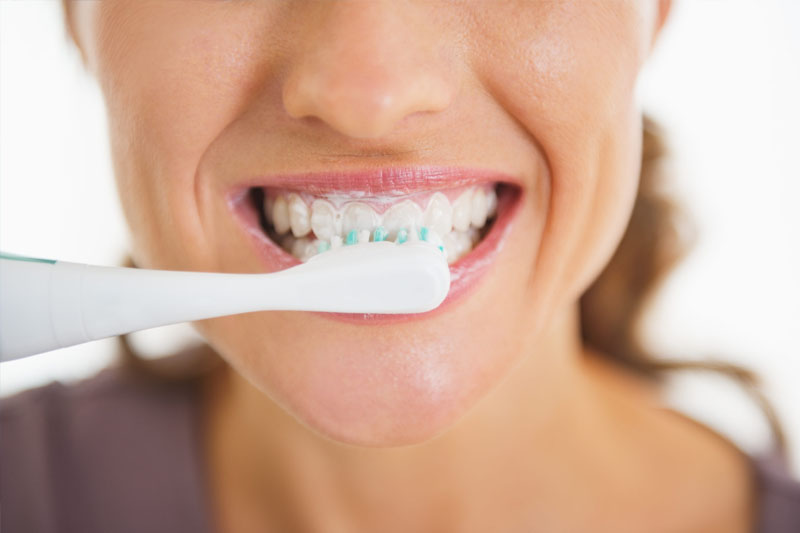 Vệ sinh răng miệng đúng cách để bảo vệ răng miệng khỏe mạnh