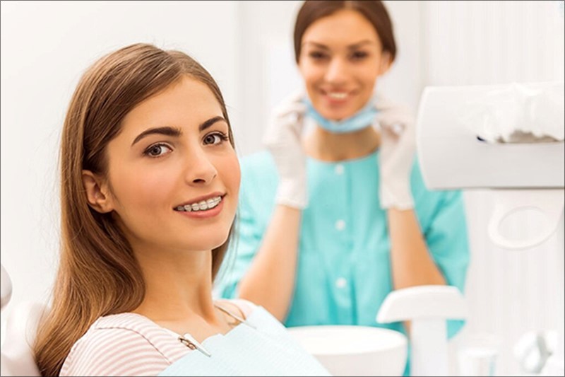 Niềng răng là phương pháp được khuyến khích lựa chọn để khắc phục răng khểnh