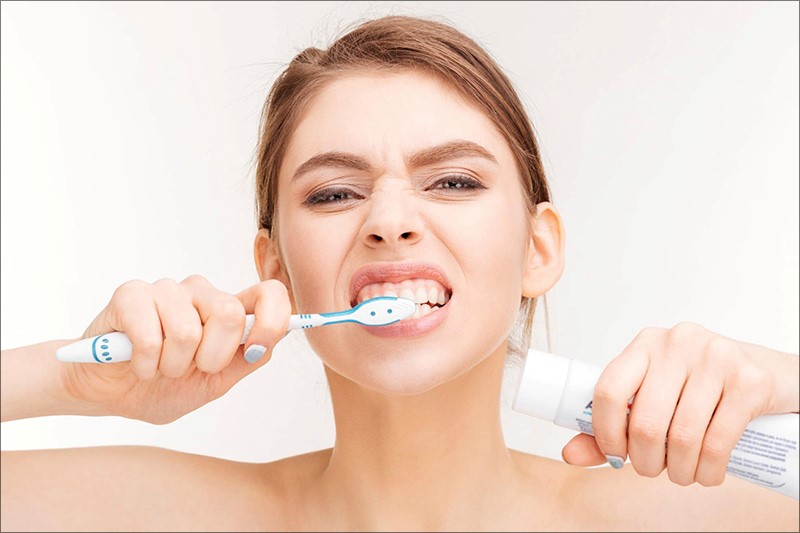 Chăm sóc răng miệng đúng cách, đánh răng thường xuyên