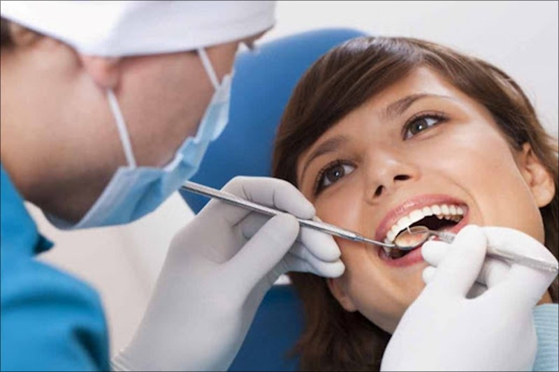 Tái khám định kỳ để đảm bảo hàm răng khỏe đẹp nhất sau khi niềng