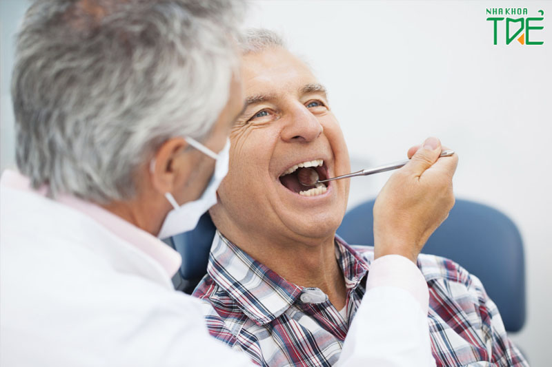 Trồng răng Implant cho người già mang lại nhiều lợi ích vượt trội