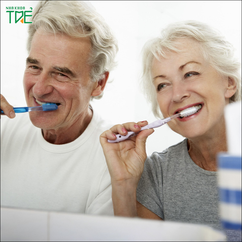 Chăm sóc răng miệng cho người cao tuổi đúng cách